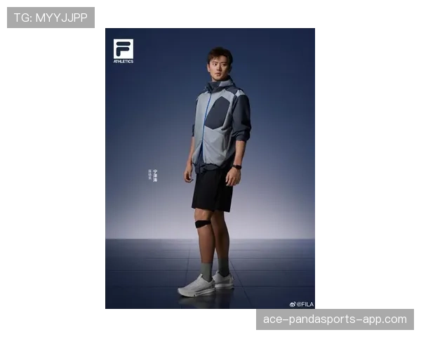 宁泽涛最新街拍，泳帽没了名牌上身，走路那架势像在炫富